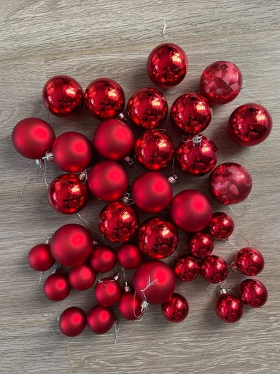 Red Baubles