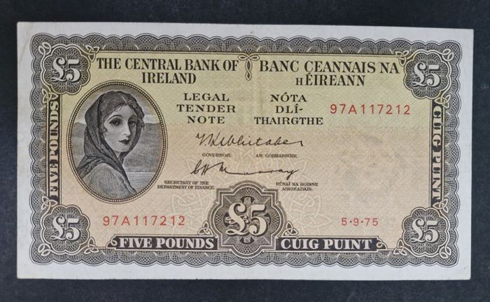 Ireland  1975  5 Pounds Lady Lavery Banknote