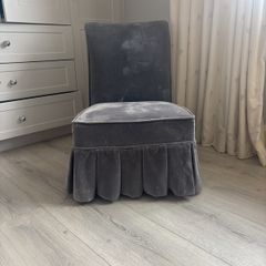 Dressing room chair