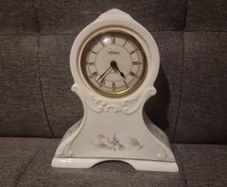 Aynsley  'Little Sweetheart' Mantel/Shelf/Desk quartz clock.Fine Bone China