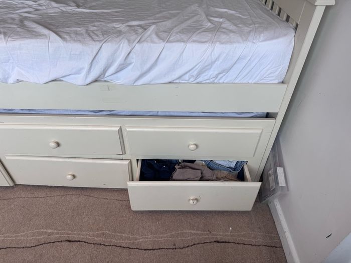 Free single day bed