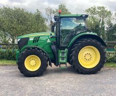 John Deere 6210R