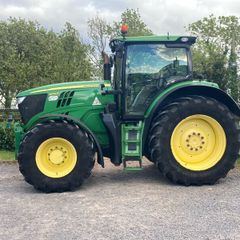 John Deere 6210R