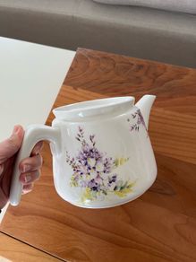 Ceramic tea pot