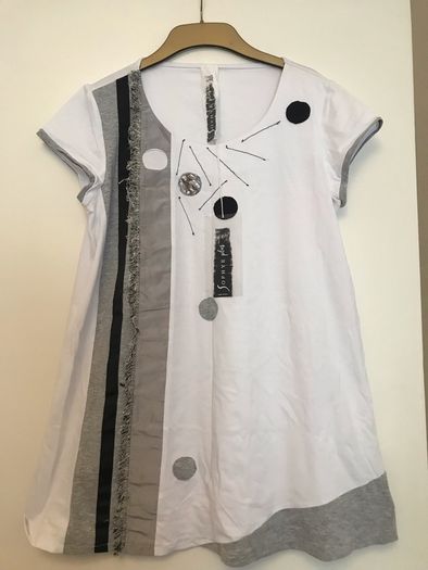 Stunning Tunic top new with tags