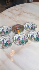 6 Geisha plates, beautiful to look at, D18
