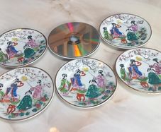 6 Geisha plates, beautiful to look at, D18