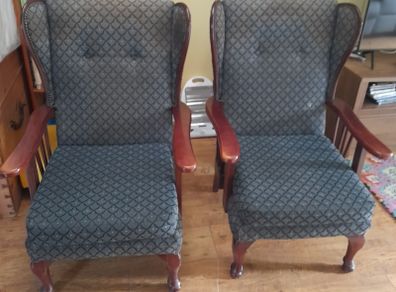 2xArm Chairs