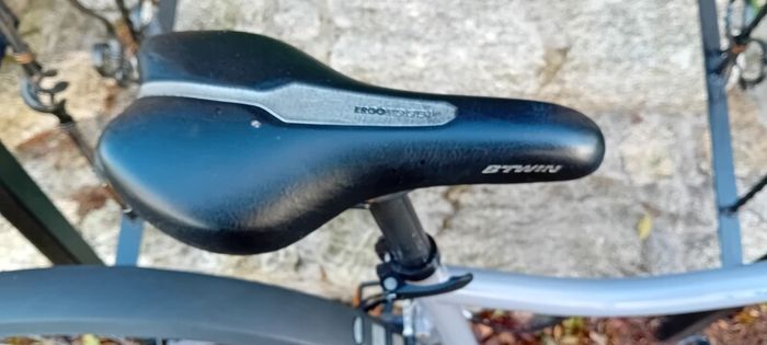 Decathlon Hybrid Bicycle