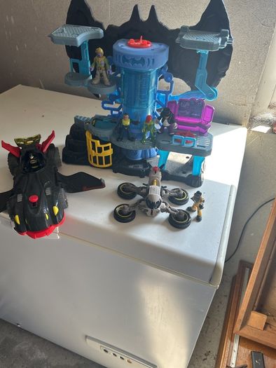 Imaginext Dc with figures , car  moto etc