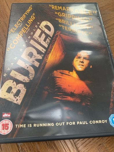 Buried (2010)