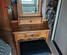 makeup table