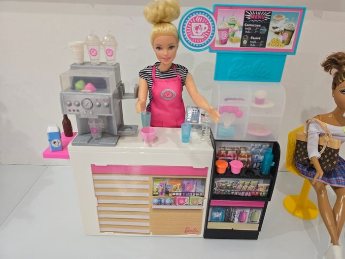 Barbie Coffee Shop Bundle 3 Dolls  Table & Chairs