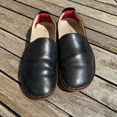38EU Vivibarefoot MATA black slip-on wild hide leather