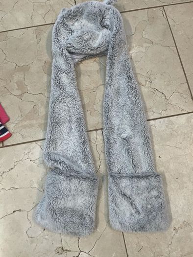 Bear hat scarf gloves age 7-9