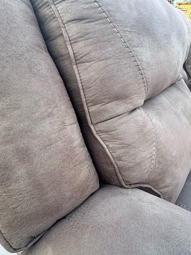 2 seater recliner couch w/ console drink holder