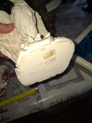Up for sale is a Vintage Majestic White Eagle figurine Sculpture. Beautifully Powerful Talons