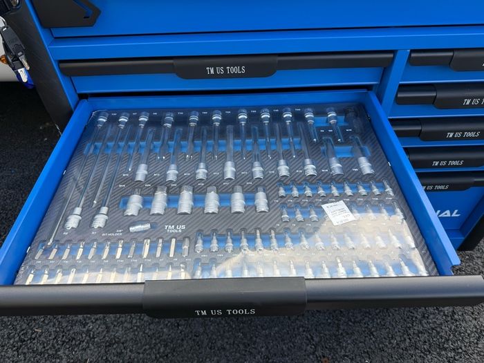 Brand New 12 Drawer Tool Chest Full Of Tools