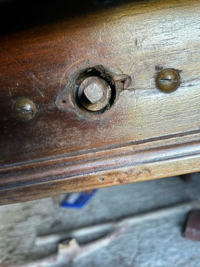 Vintage maghoney  table .  With extending  winder
