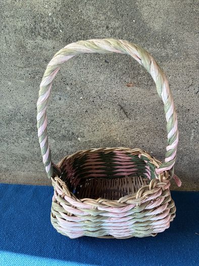 Small vintage basket