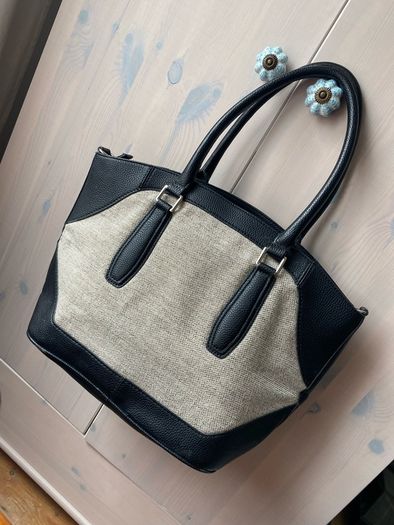 Womans London Fog Elegant Shoulder Bag Handbag In black & ivory