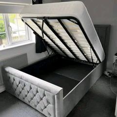 Plush Velvet Fabric Ottoman Gas Lift Up Storage Bed Frame with Headboard