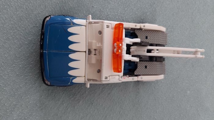 Transformer / toy / longarm