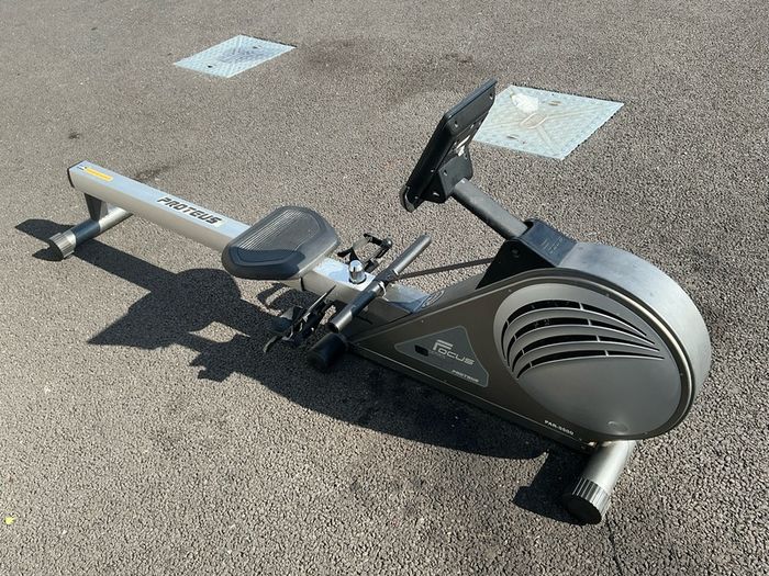Proteus 5500 Rowing Machine