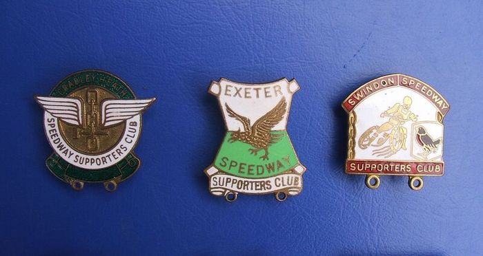 MOTORCYCLE SPEEDWAY (racing sports) - a selection of vintage Speedway Supporters' badges & two others (1960's to 1980's)