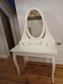 dressing table