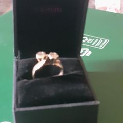 Gold diamond ring