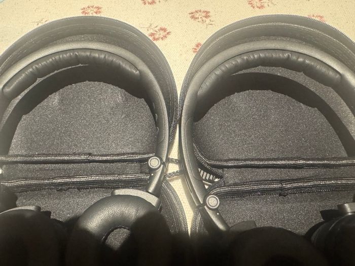 BMW P107 Car Entetainment Bluetooth Headphone set
