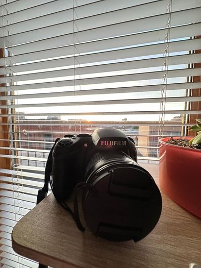 Nikon D5000 DSLR + Fujifilm FinePix 30x Zoom Camera