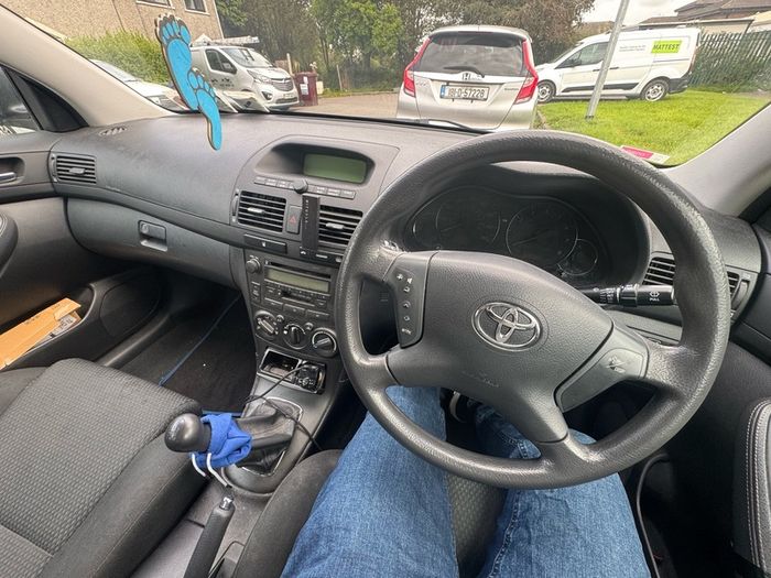 2004 Toyota Avensis