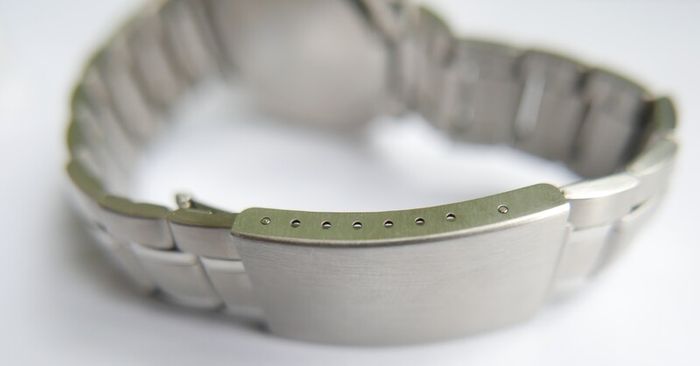 D'Alton Digital Wristwatch - Metal Bracelet and Water Resistance - fresh battery