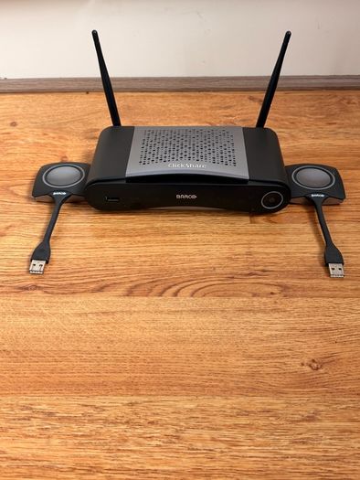 Barco ClickShare CSE 200 with 2 clickers