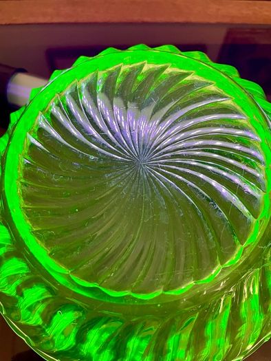 Uranium Green Vintage Glass Carnival Serving Bowl by Bagley UK
