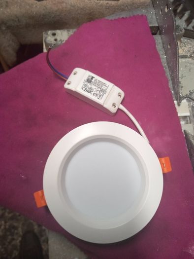6 Down Lights Prelux Led energy saver ip20 Rated