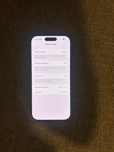 iPhone 16 pro  desert titanium 128gb unlocked, 93% battery health