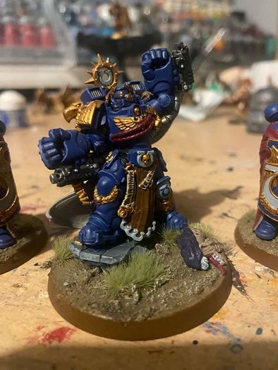 Warhammer 40k Marneus Calgar and Victrix Guard