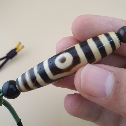 Vintage 3 Eyes Himalayan Tibetan Agate Dzi Bead Amulet