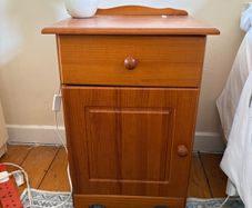 Bedside lockers