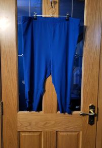 Blue cropped pants, Size 22