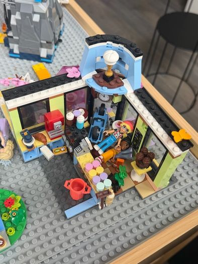 Lego Table with 8kg of lego