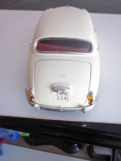 Maisto Jaguar mark ii 1959  Diecast Model Car 1/18