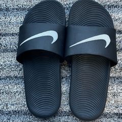 Nike Sliders/Sandals (Child's Size 5)