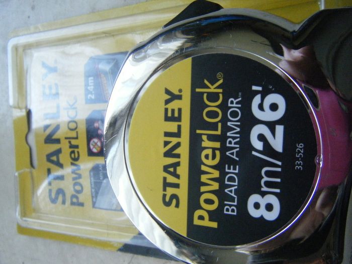 Stanley 8 meter / 26 foot Powerlock Tape