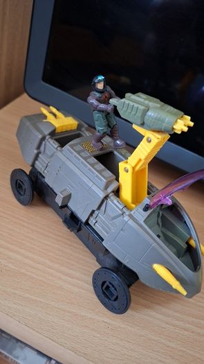 Starcom VINTAGE 1986 Shadow Raider Coleco ( Tracks Missing )