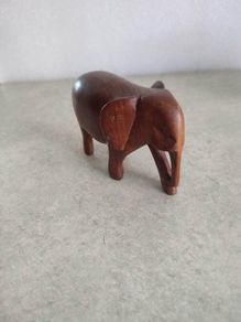 Small wooden elephant figurine, stylised elephant ornament with beautiful grain. Carved elephant collectible