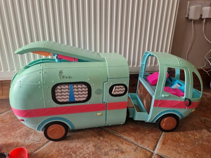 Lol  dollhouse, glamour van and accessories